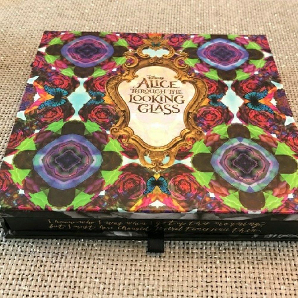 UD Through the Looking Glass Palette